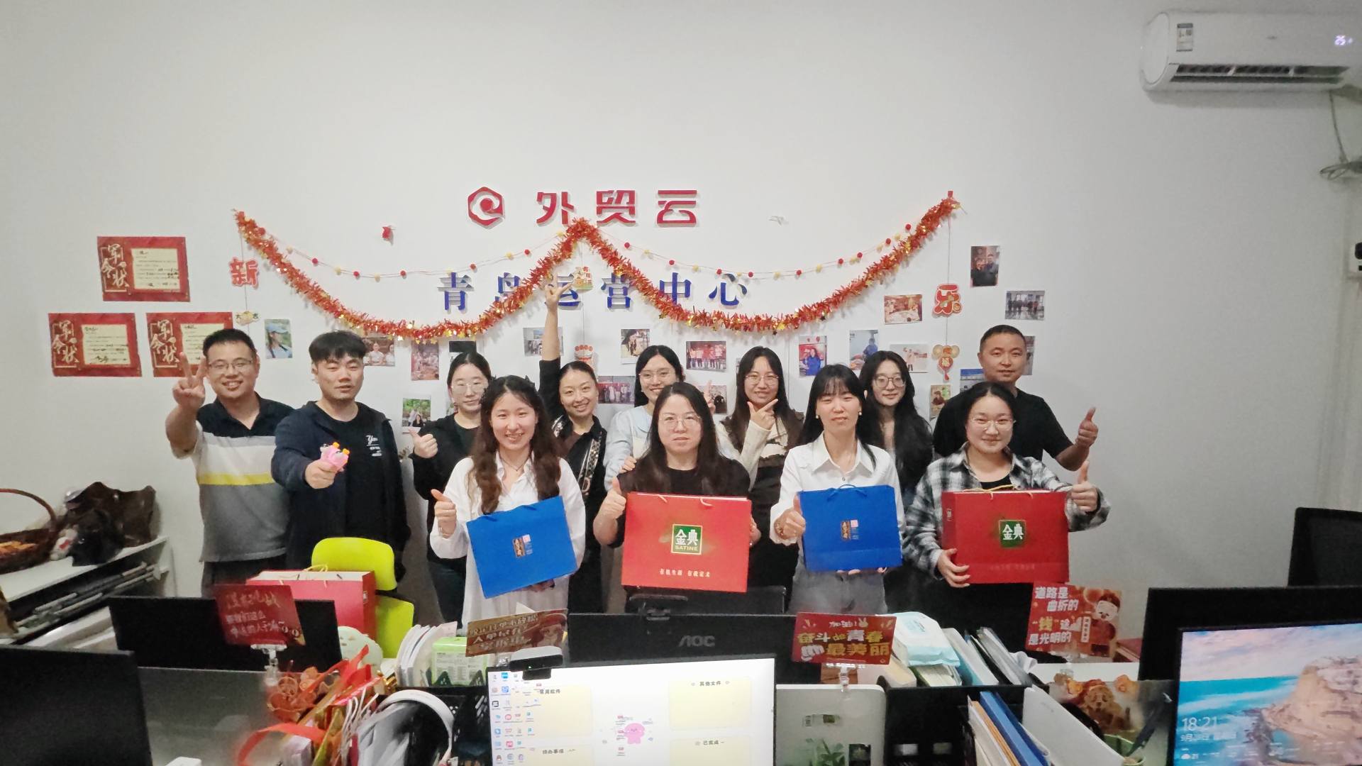 猫通は国慶節と中秋節を祝う